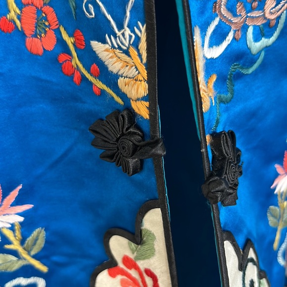 VTG Esme Silk Embroidered Mandarin Robe Jacket - Picture 4 of 9